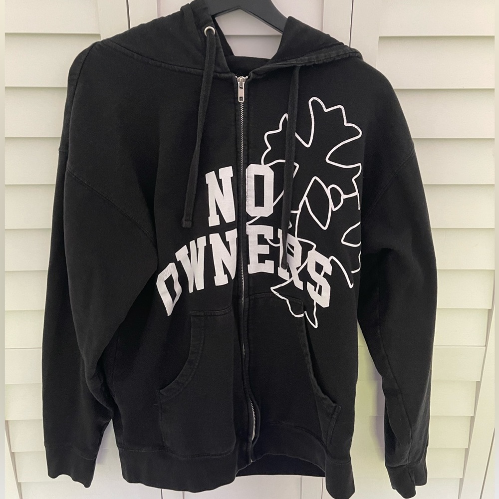 No owners zip up hoodie